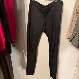 On Black Athletic Leggings
